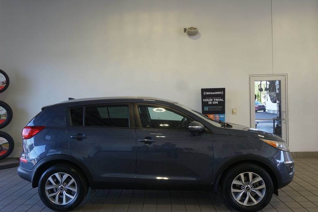 Used 2015 Kia Sportage LX with VIN KNDPB3AC2F7792218 for sale in Springfield, MI