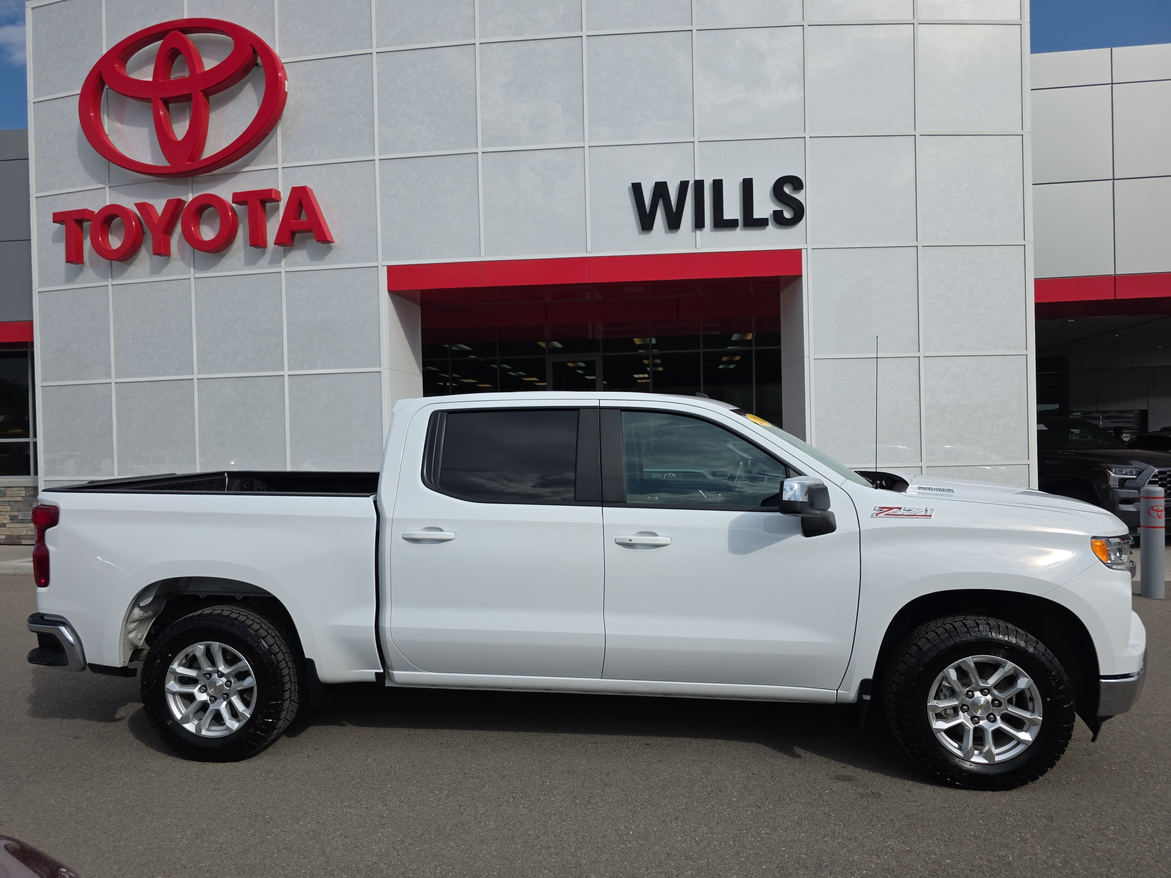 New 2024 Chevrolet Silverado 1500 LT w/1LT Truck Crew Cab for Sale in Twin Falls, ID