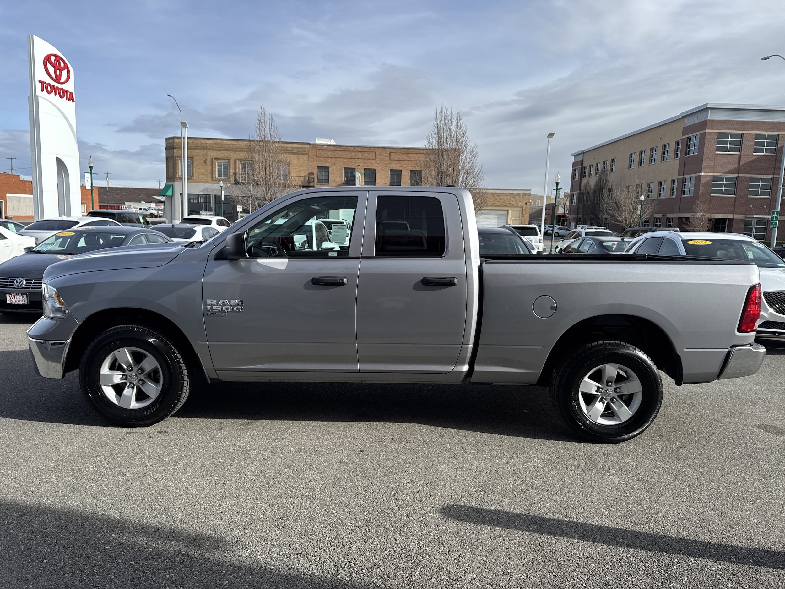 2024 RAM Ram 1500 Classic SLT - Photo 6