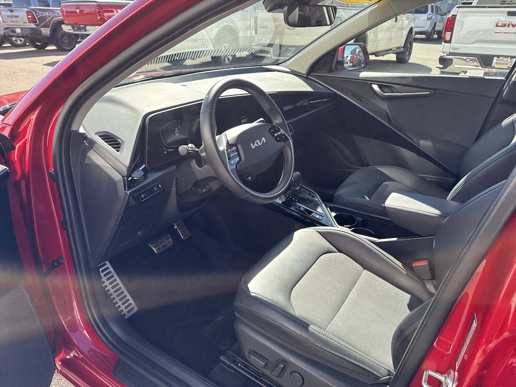 Used 2024 Kia Niro EX Touring SUV