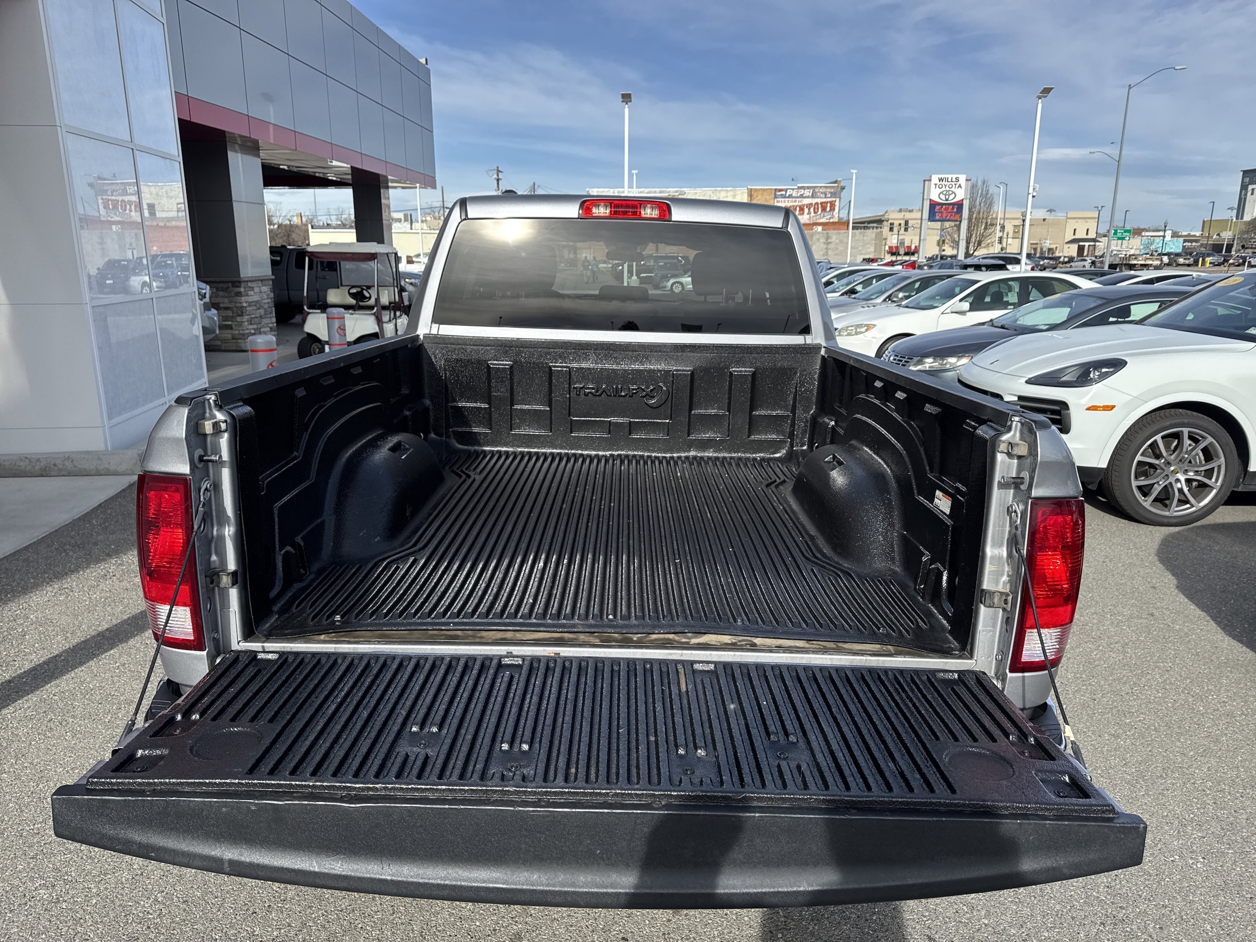 2024 RAM Ram 1500 Classic SLT - Photo 12