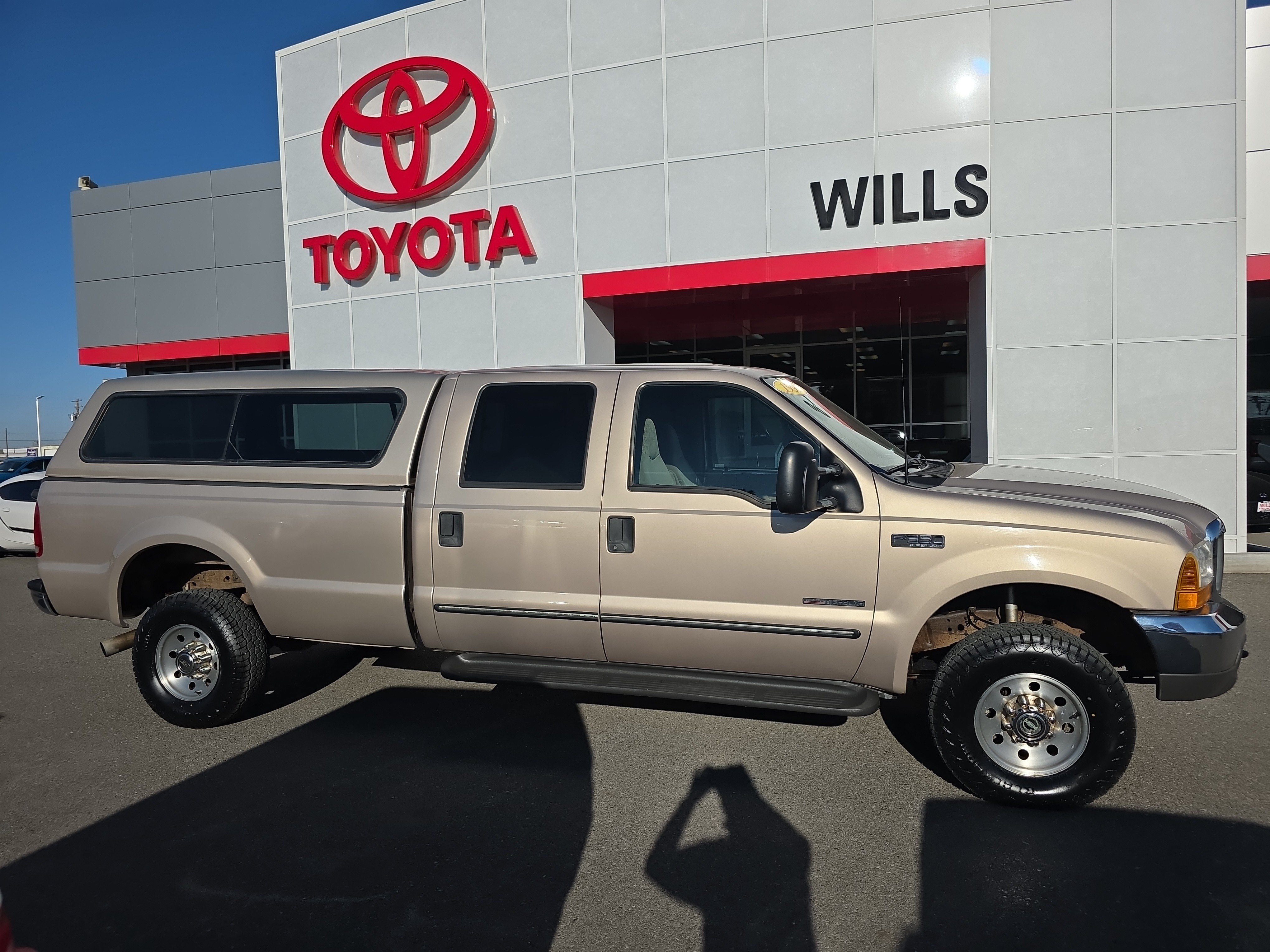 New 1999 Ford Super Duty F-350 SRW Lariat Truck for Sale in Twin Falls, ID