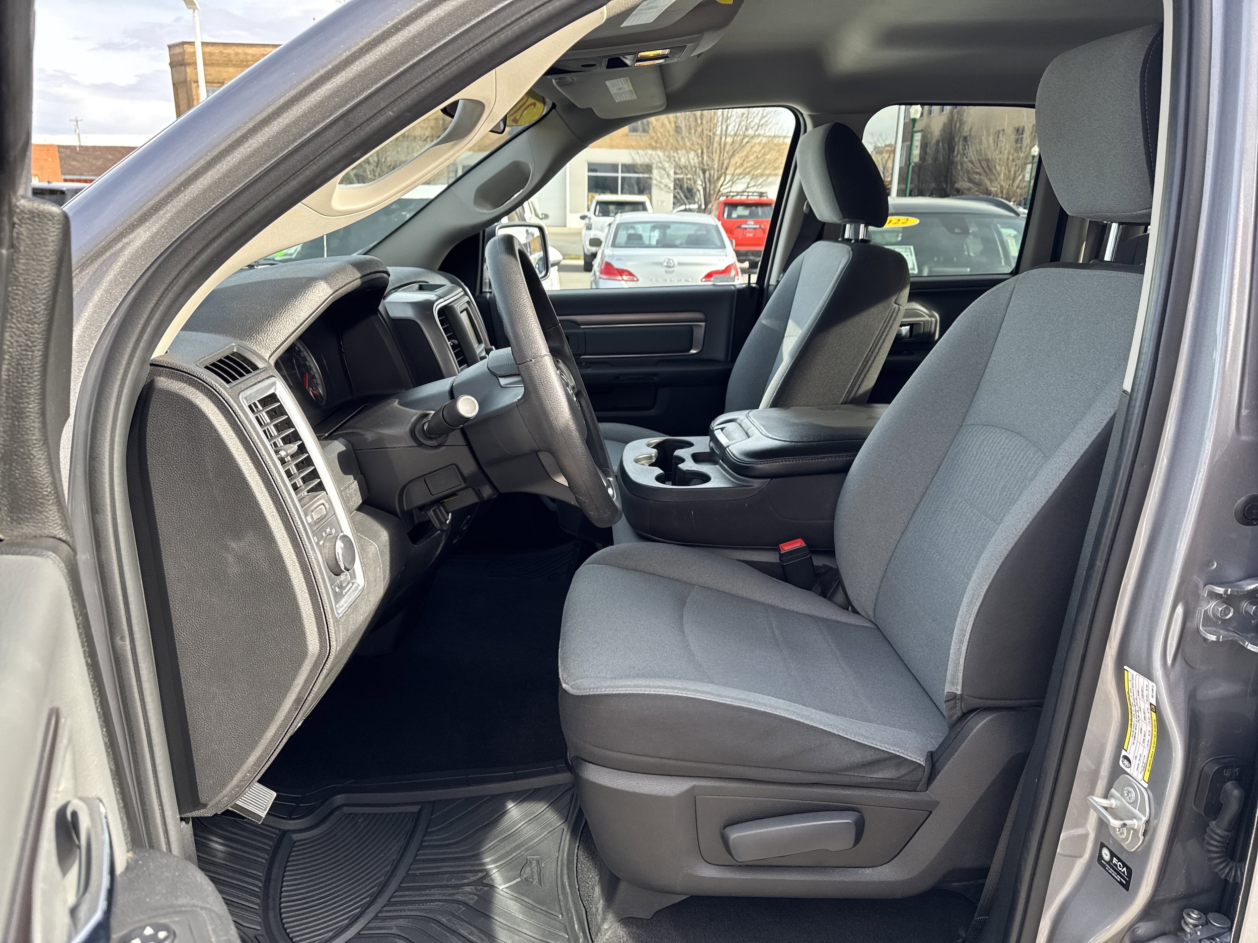 2024 RAM Ram 1500 Classic SLT - Photo 10