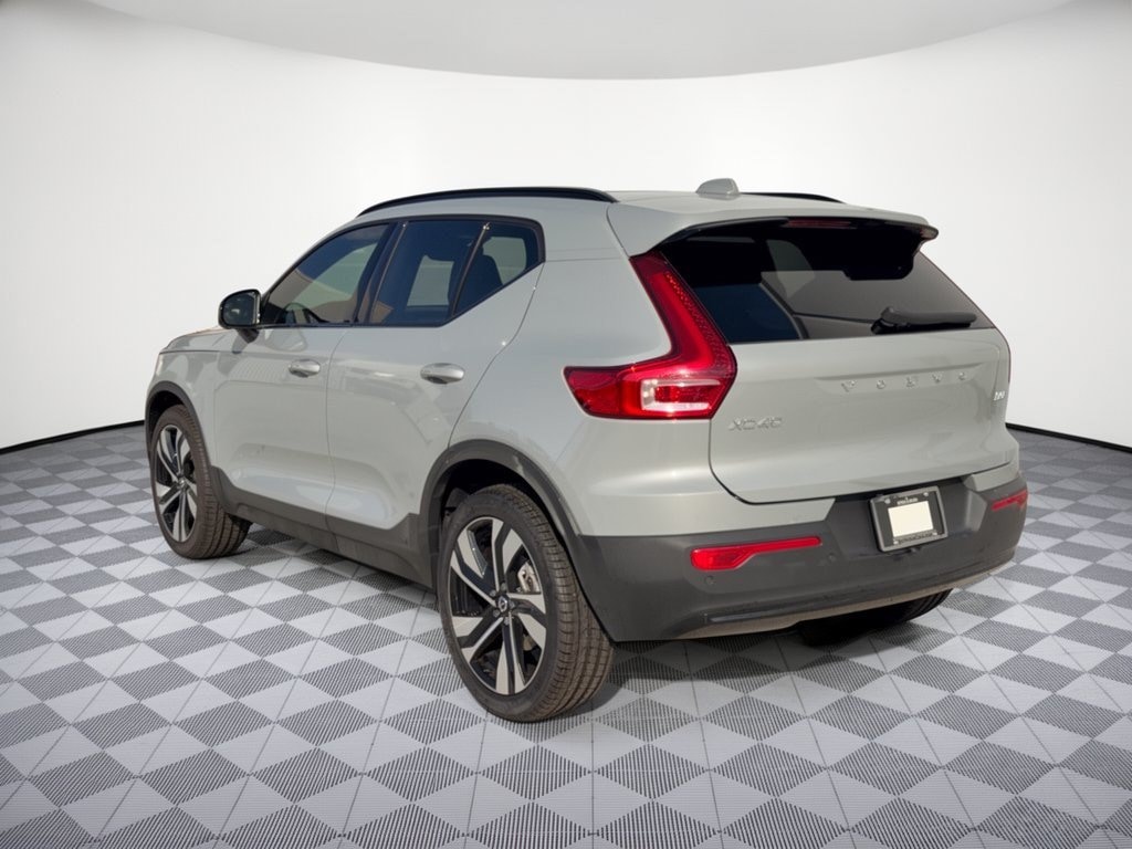 Certified 2024 Volvo XC40 Ultimate Dark Theme SUV