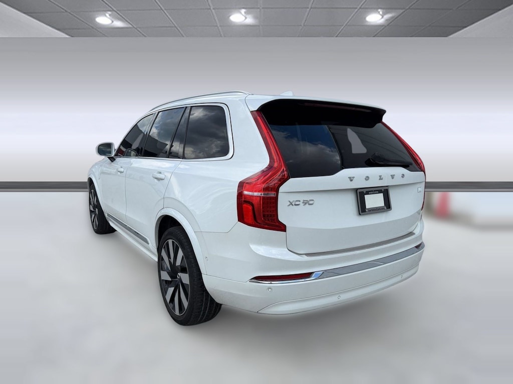 Certified 2024 Volvo XC90 plug-in hybrid Plus Bright Theme SUV