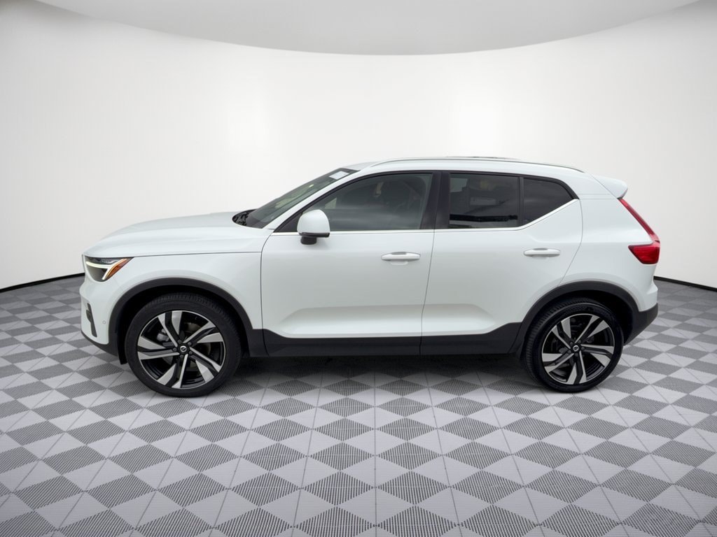 Certified 2023 Volvo XC40 Ultimate Bright Theme SUV
