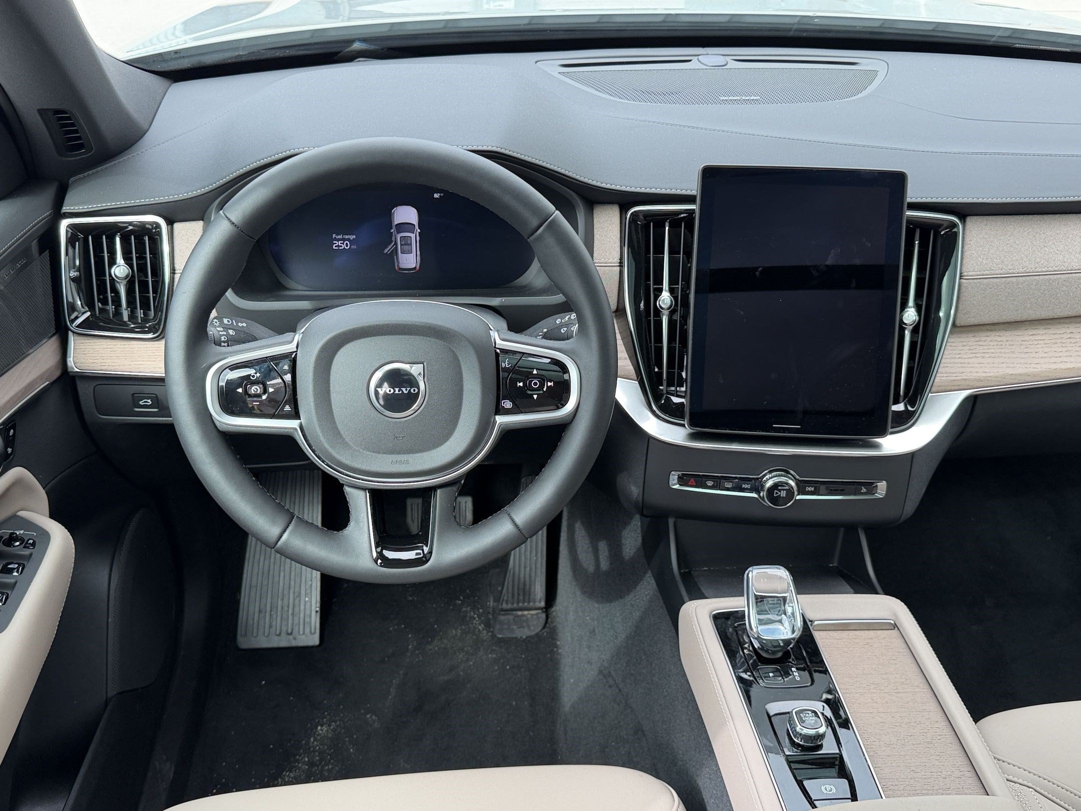 2026 Volvo XC90 Plus - Photo 28