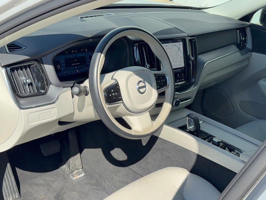 Certified 2025 Volvo XC60 plug-in hybrid Plus SUV
