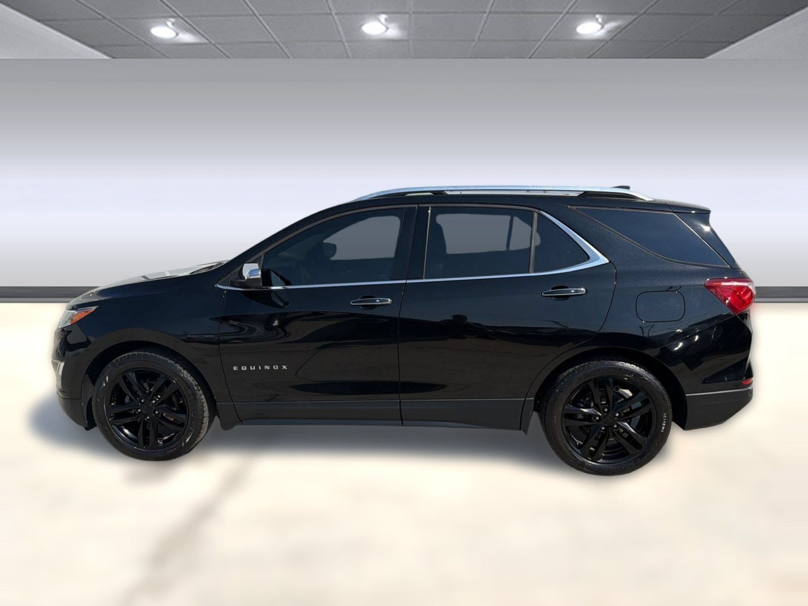 Used 2018 Chevrolet Equinox Premier with VIN 2GNAXMEV2J6156987 for sale in Chamblee, GA