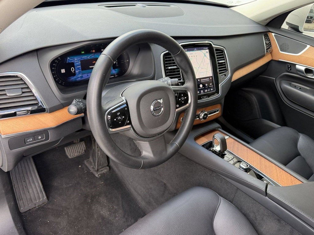 Certified 2024 Volvo XC90 plug-in hybrid Plus Bright Theme SUV