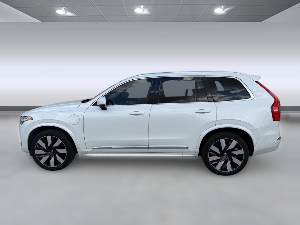 Certified 2024 Volvo XC90 plug-in hybrid Plus Bright Theme SUV