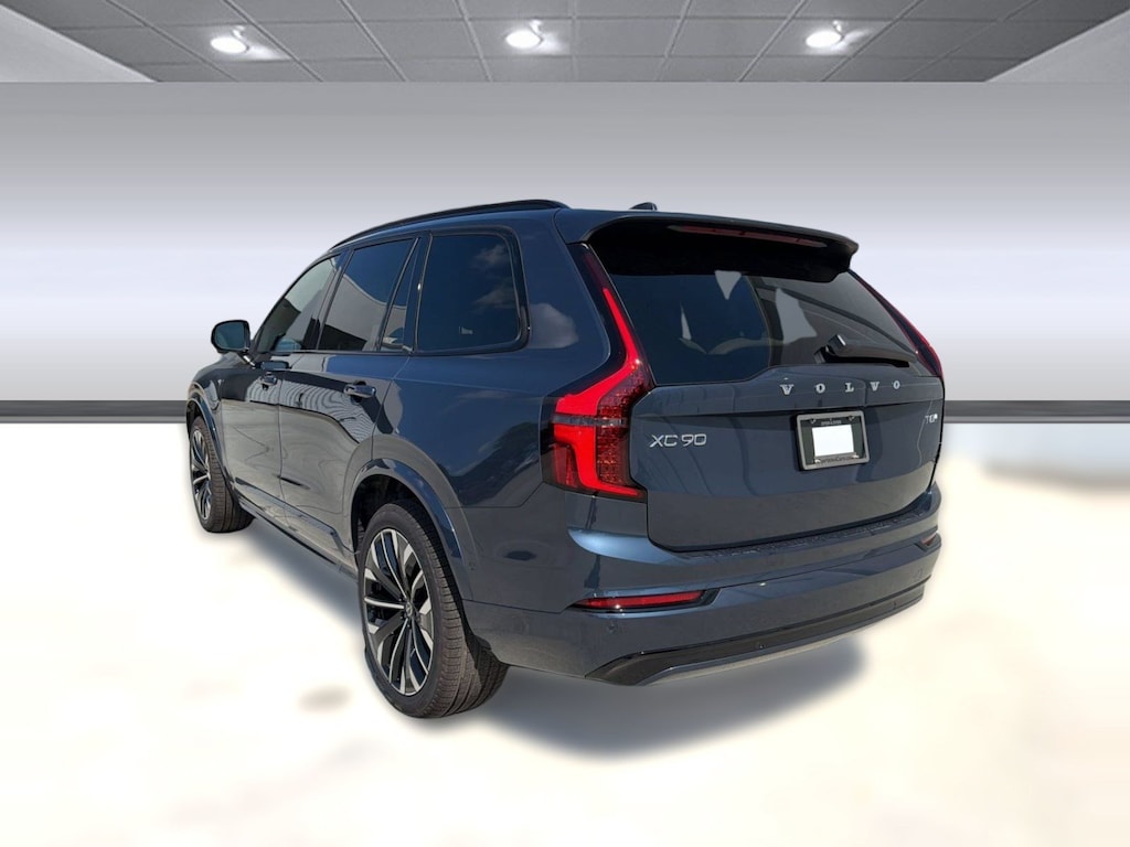 New 2026 Volvo XC90 plug-in hybrid T8 Ultra Dark Theme 7-Seater SUV