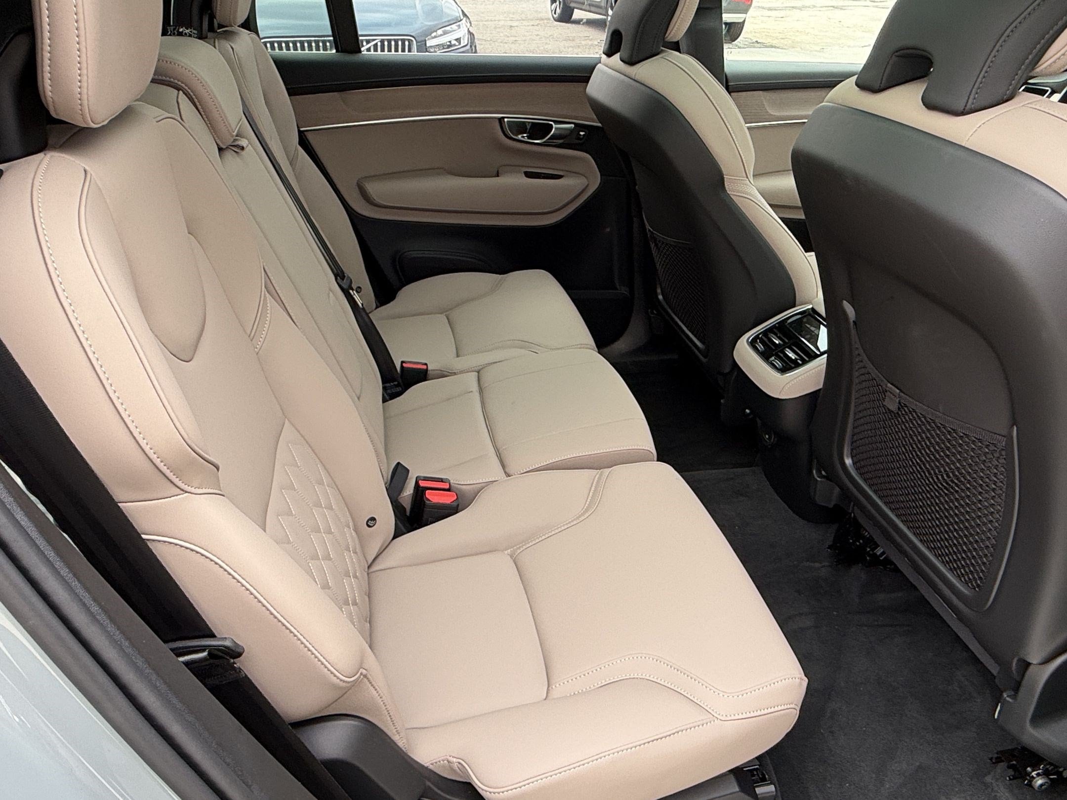 2026 Volvo XC90 Plus - Photo 30