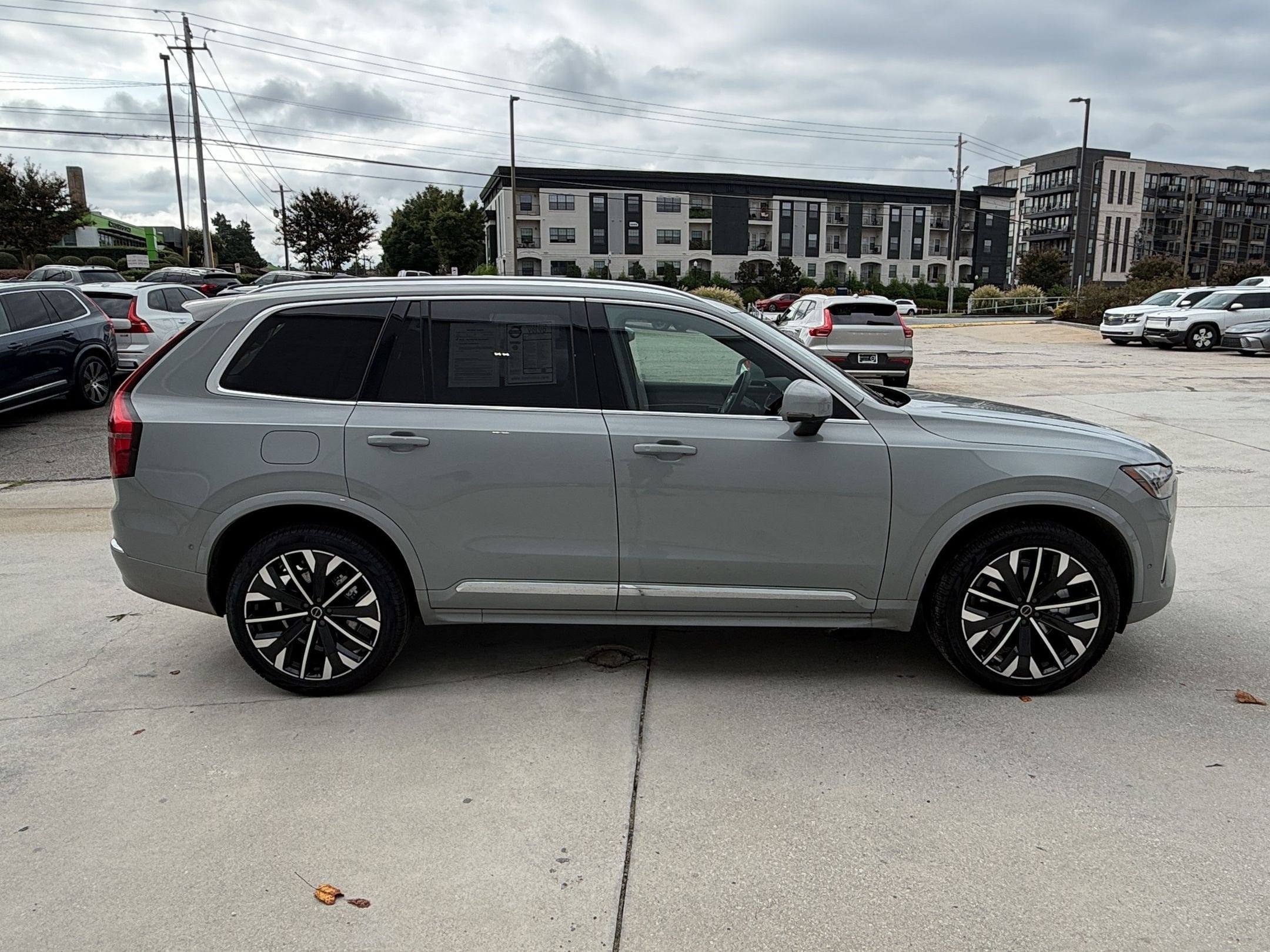 2026 Volvo XC90 Plus - Photo 8