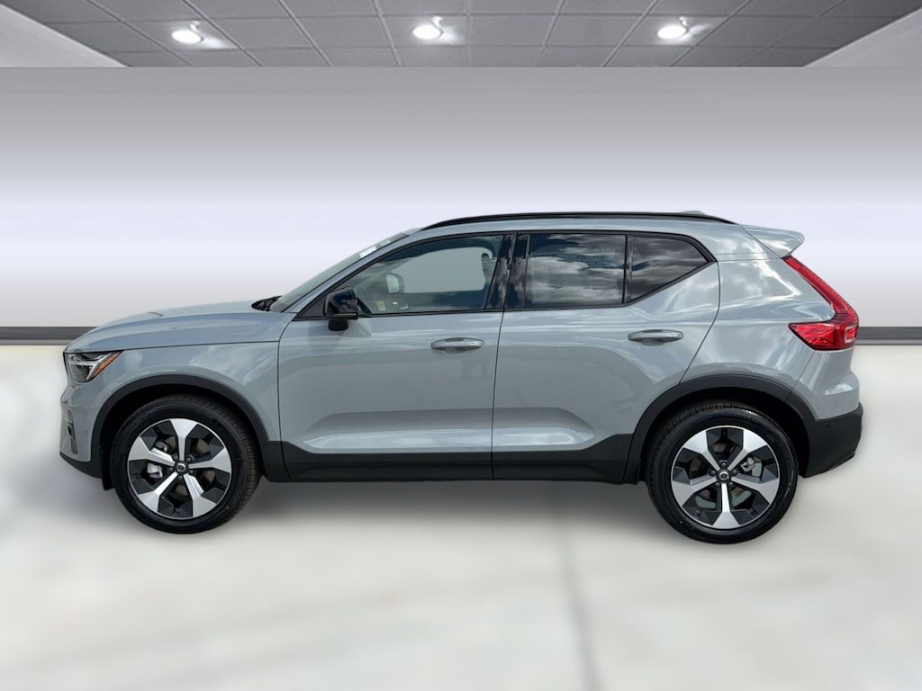 New 2026 Volvo XC40 B5 Plus SUV