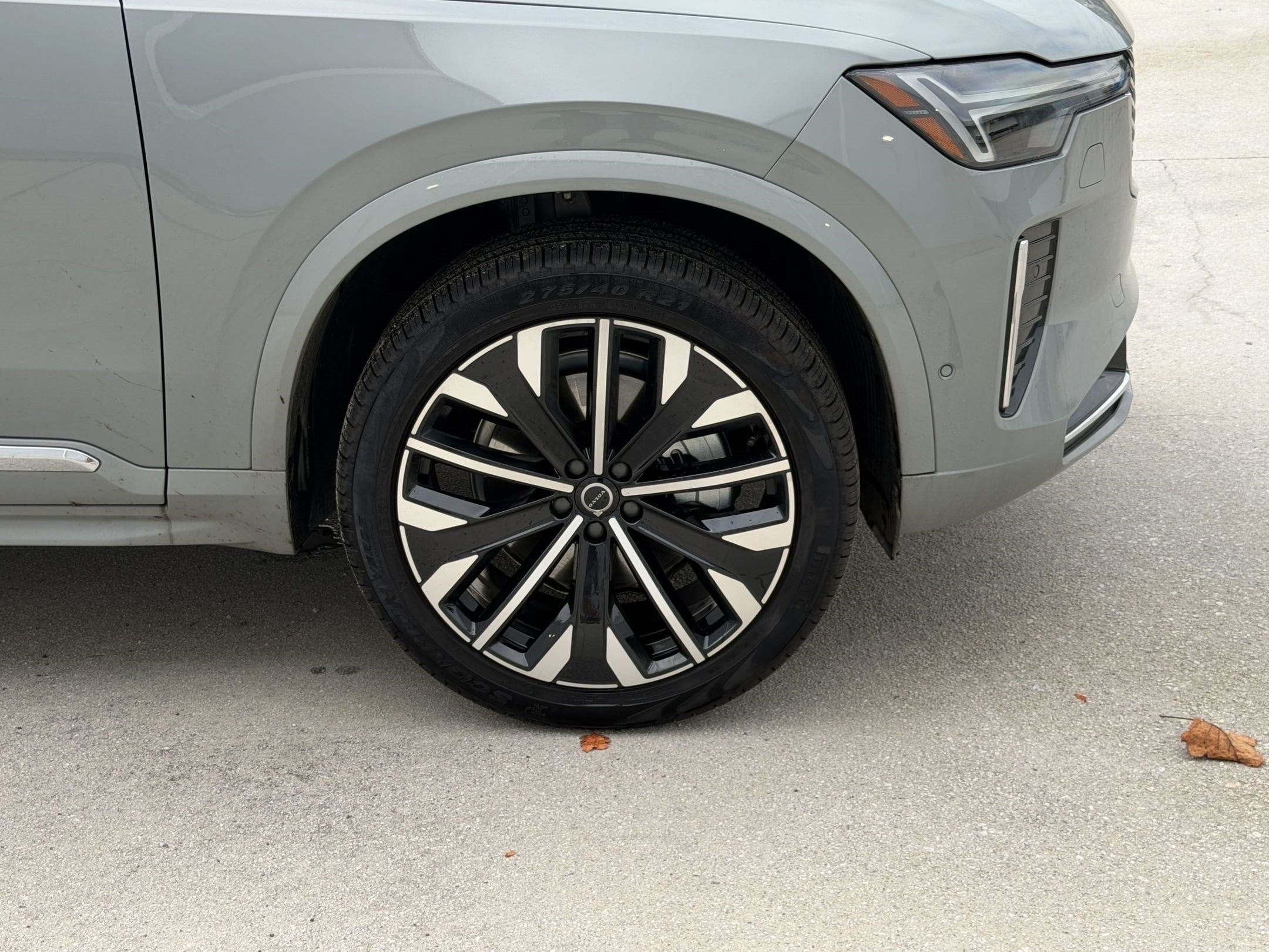 2026 Volvo XC90 Plus - Photo 12