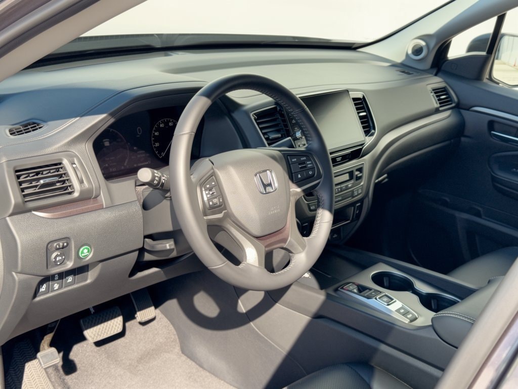 Used 2025 Honda Ridgeline RTL Truck Crew Cab
