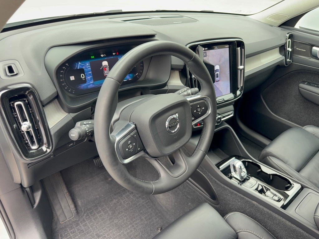 Certified 2023 Volvo XC40 Ultimate Bright Theme SUV