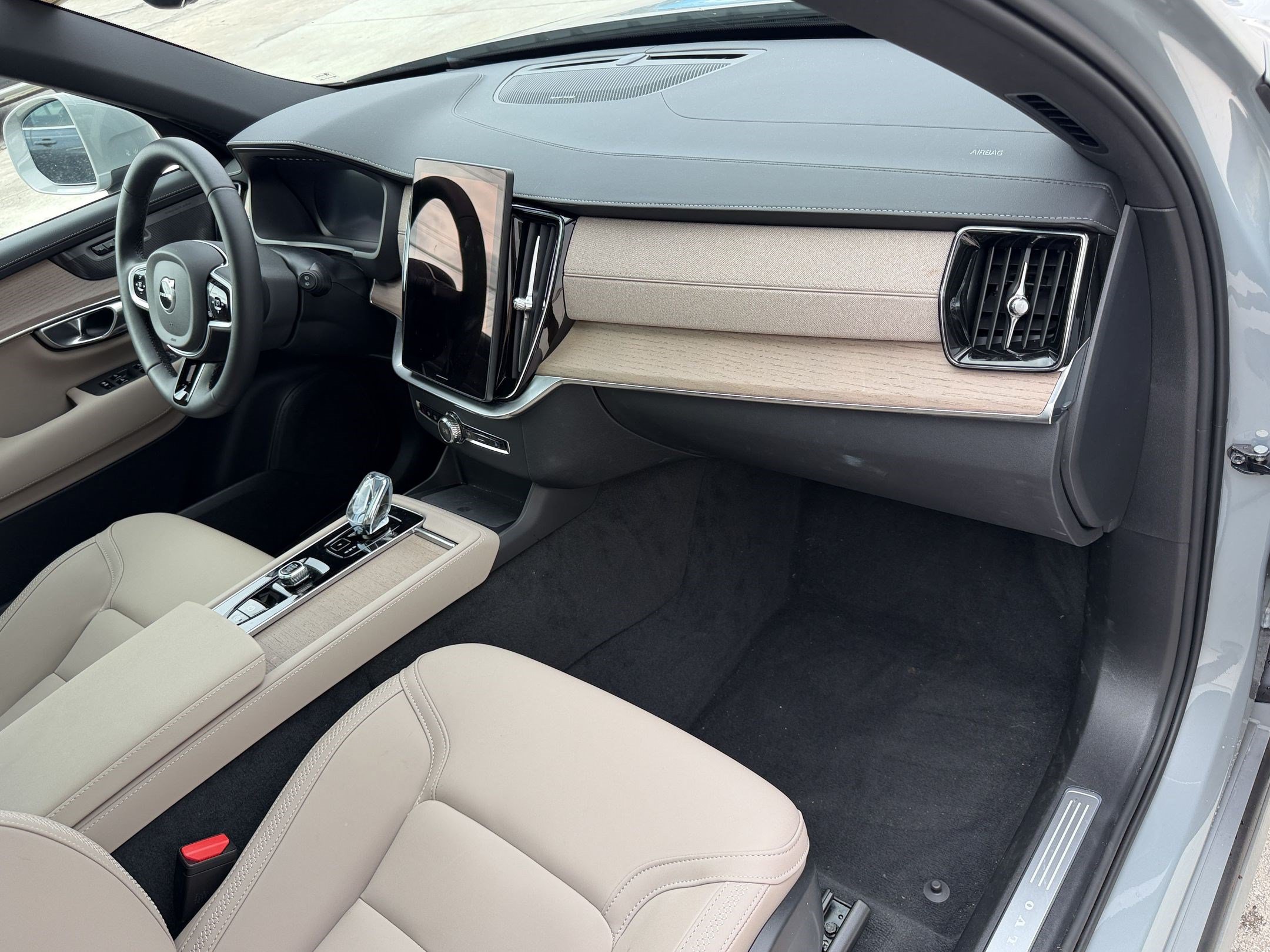 2026 Volvo XC90 Plus - Photo 31