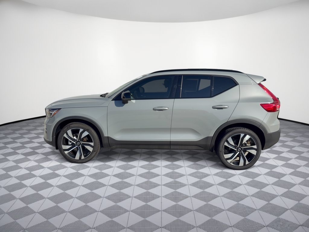 Certified 2024 Volvo XC40 Ultimate Dark Theme SUV