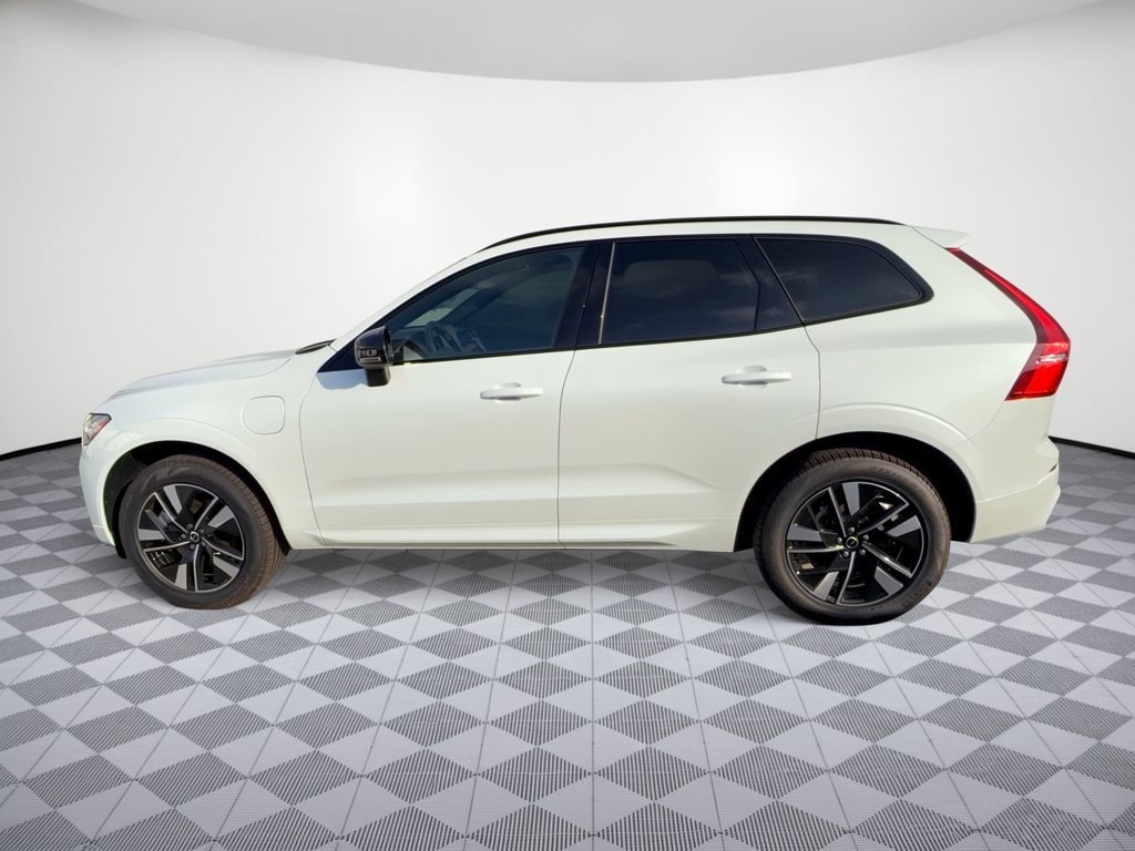 New 2026 Volvo XC60 plug-in hybrid T8 Core SUV