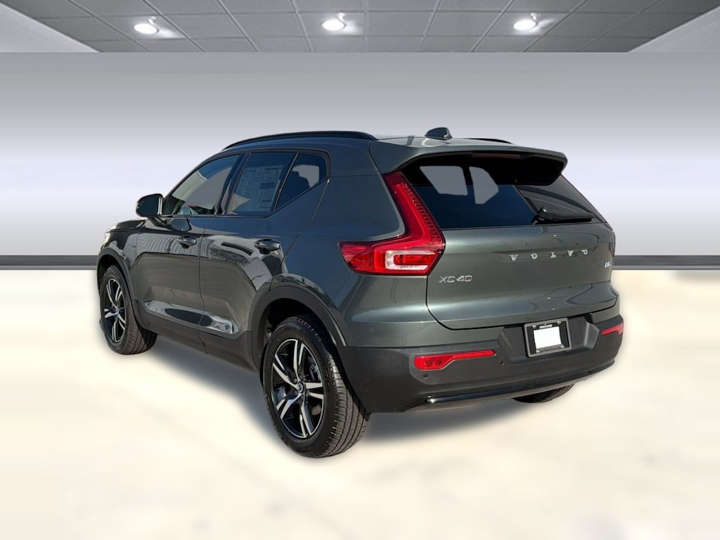 Used 2026 Volvo XC40 B5 Core SUV