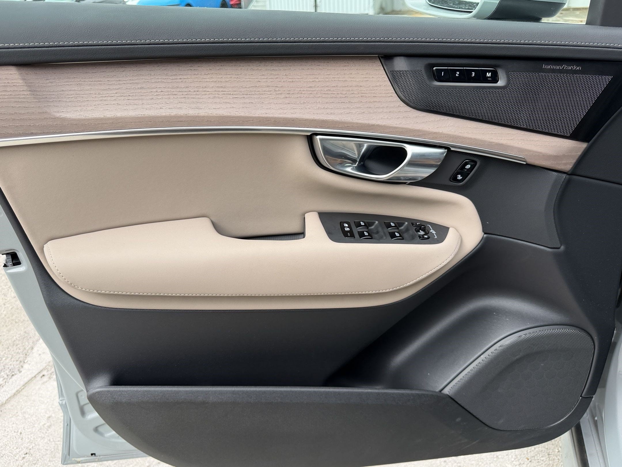 2026 Volvo XC90 Plus - Photo 13