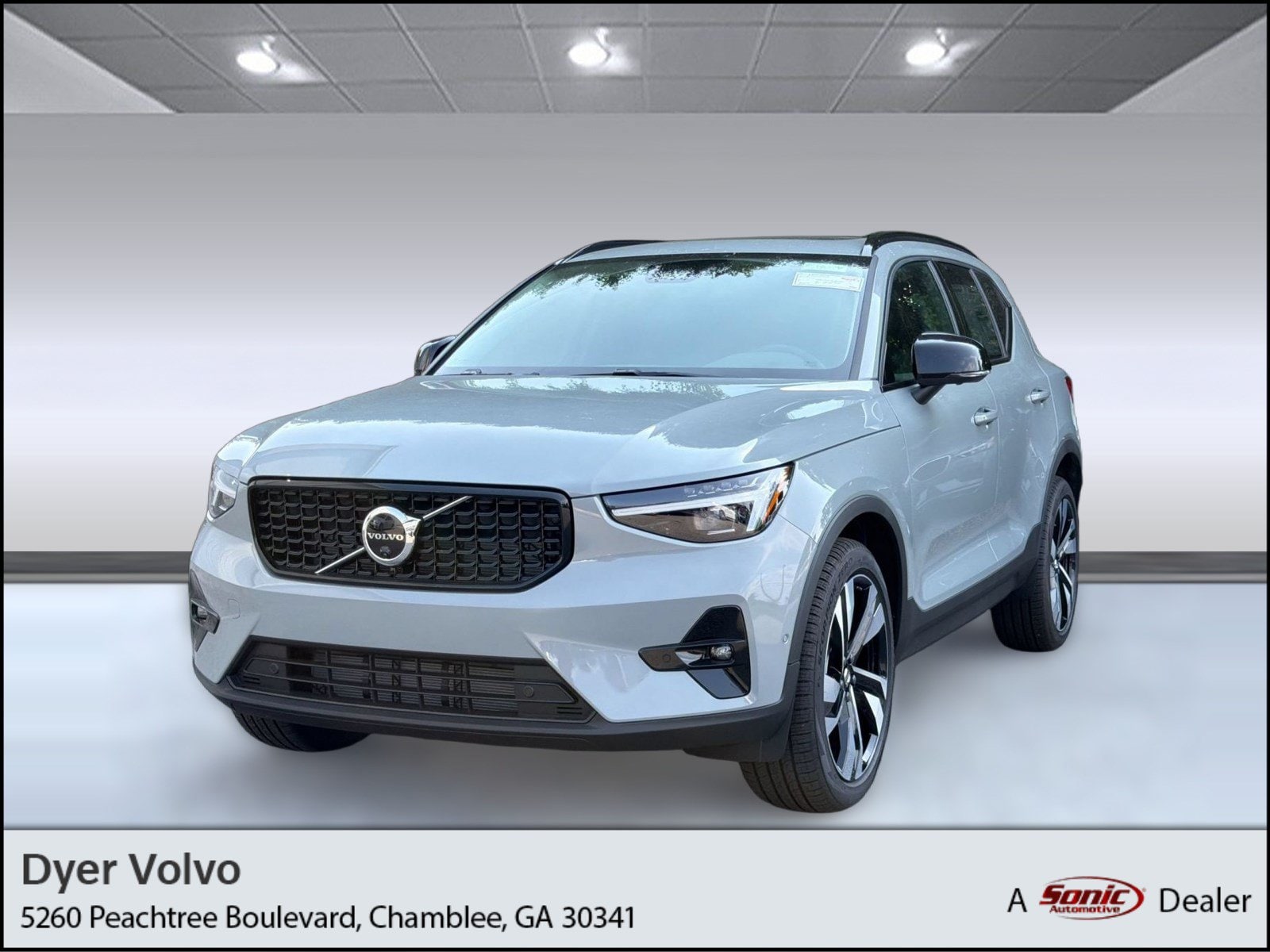 2026 Volvo XC40 SUV 