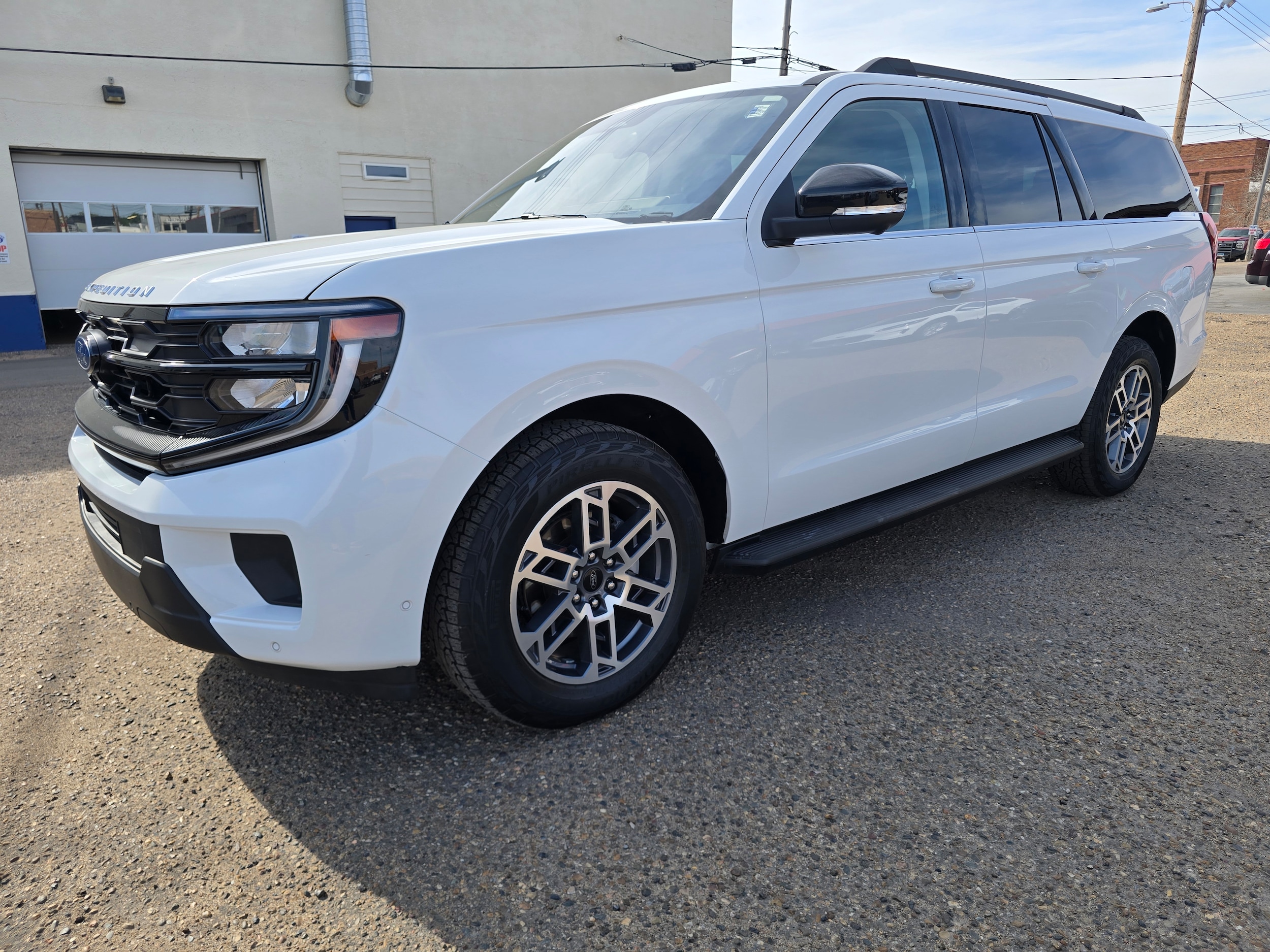 2025 Ford Expedition Active