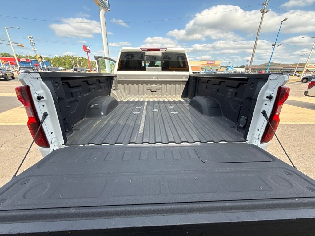 2025 Chevrolet Silverado 3500HD LT - Photo 27