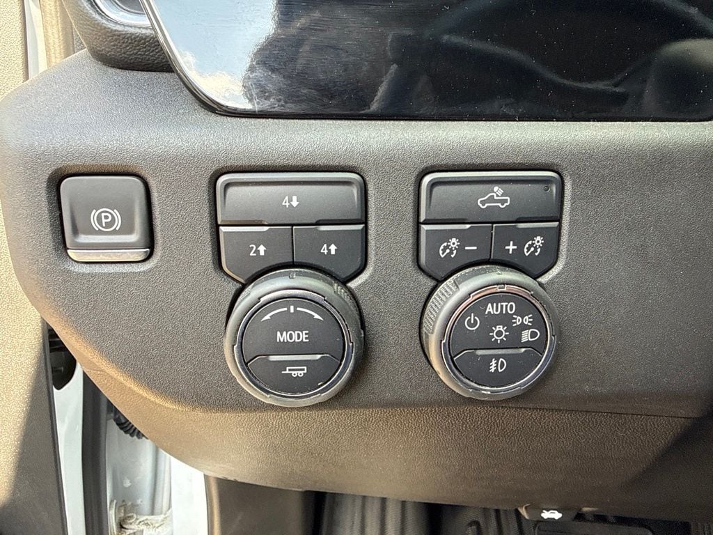 2025 Chevrolet Silverado 3500HD LT - Photo 17