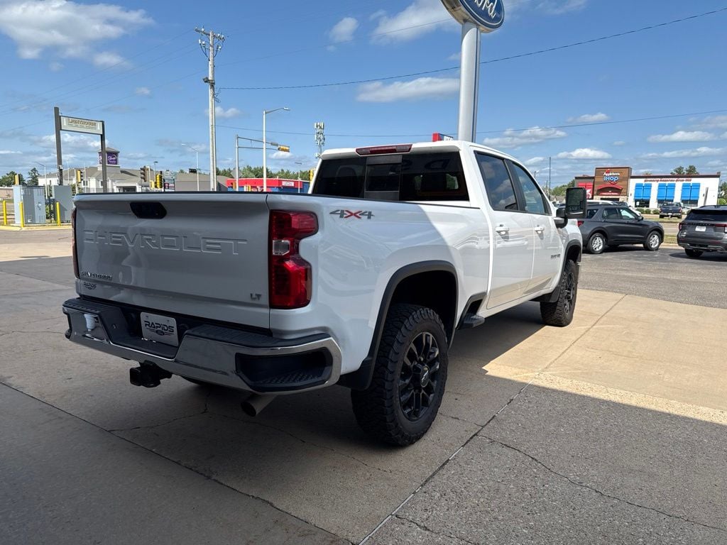 2025 Chevrolet Silverado 3500HD LT - Photo 7