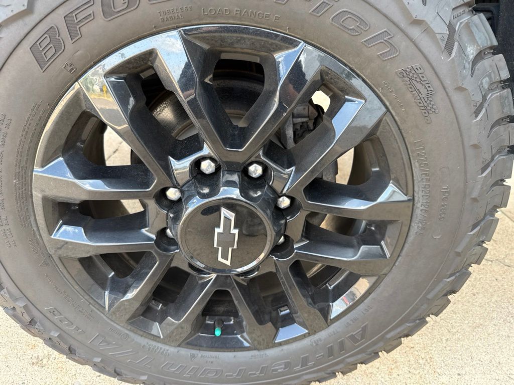 2025 Chevrolet Silverado 3500HD LT - Photo 28
