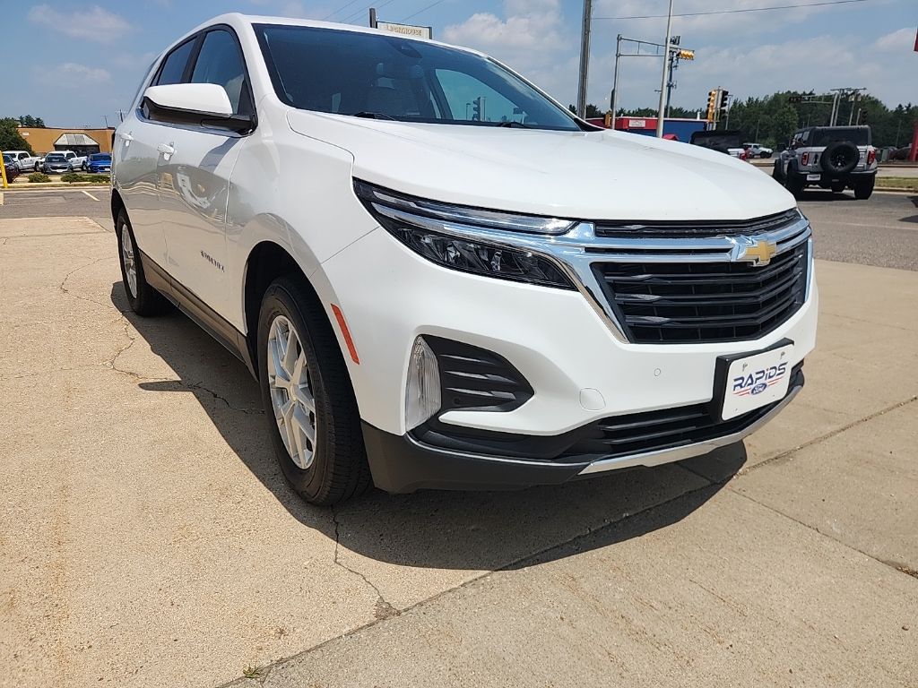 2023 Chevrolet Equinox LT - Photo 2