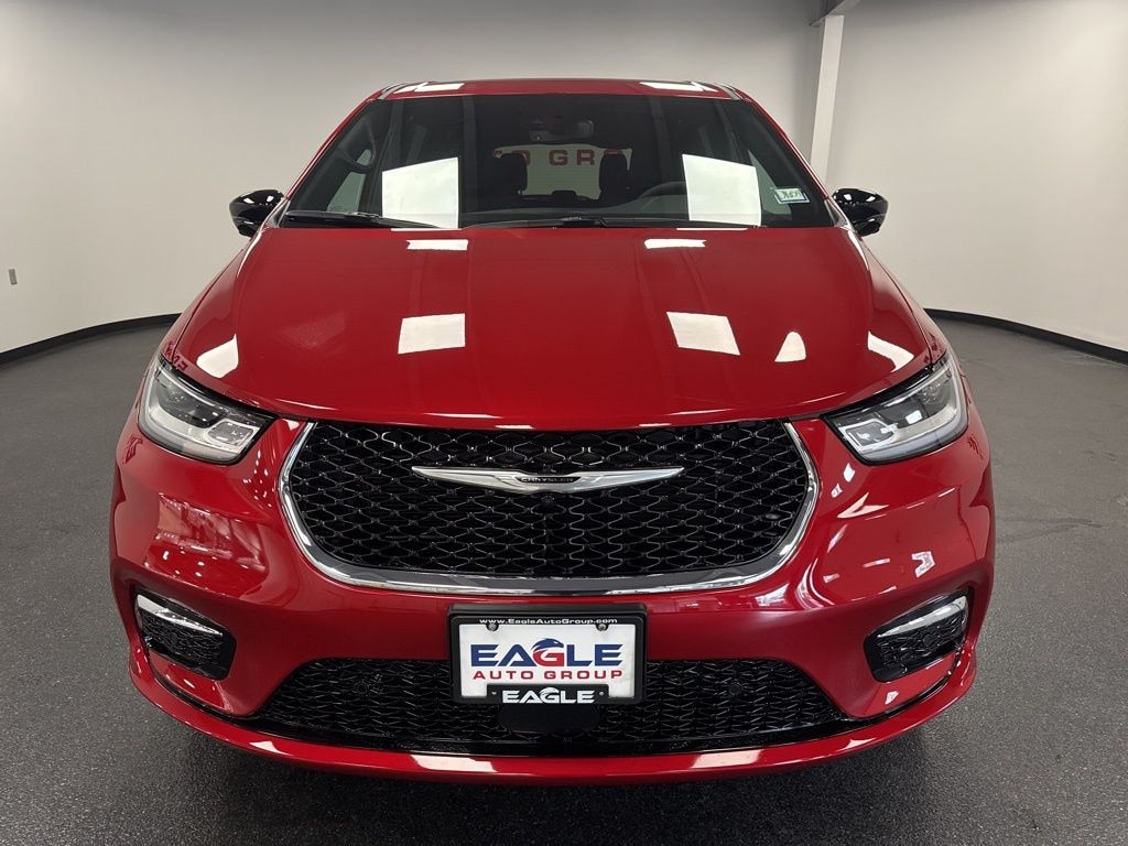 New 2026 Chrysler Pacifica Select Passenger Van