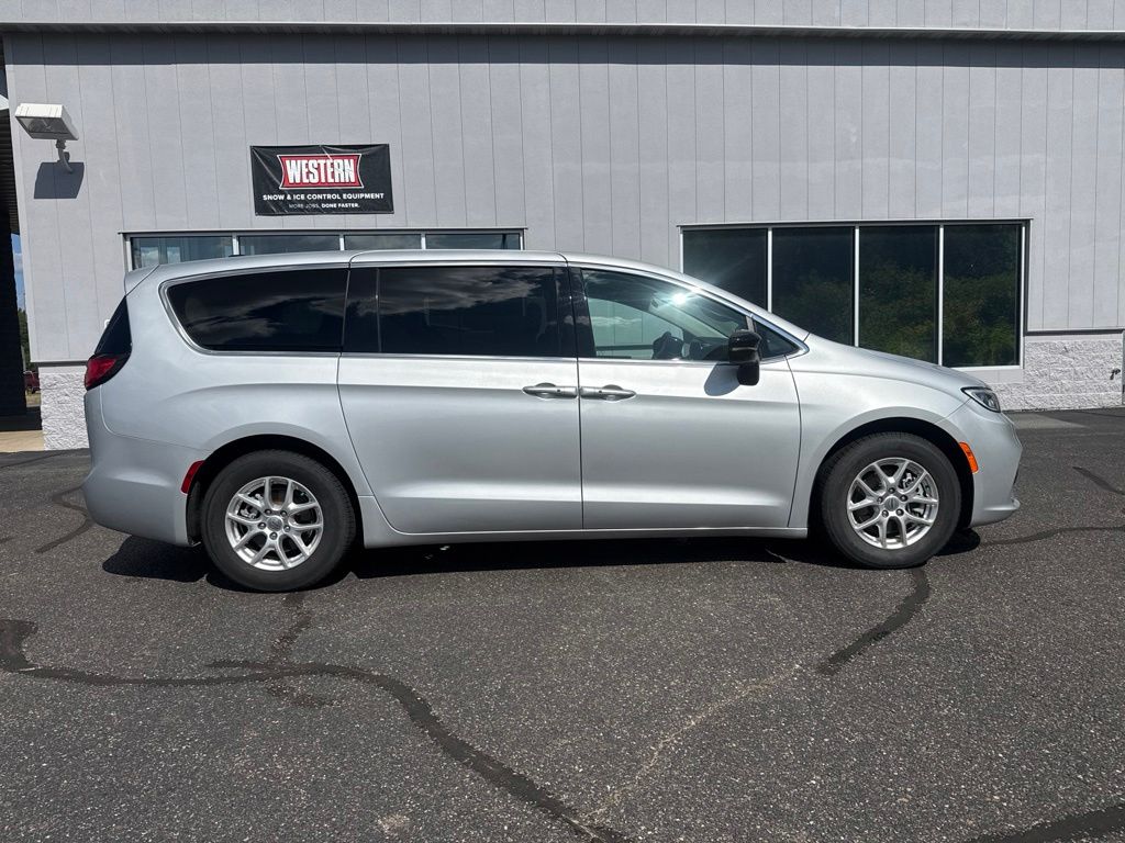 Used 2024 Chrysler Pacifica Touring L with VIN 2C4RC1BG8RR147927 for sale in Eagle River, WI