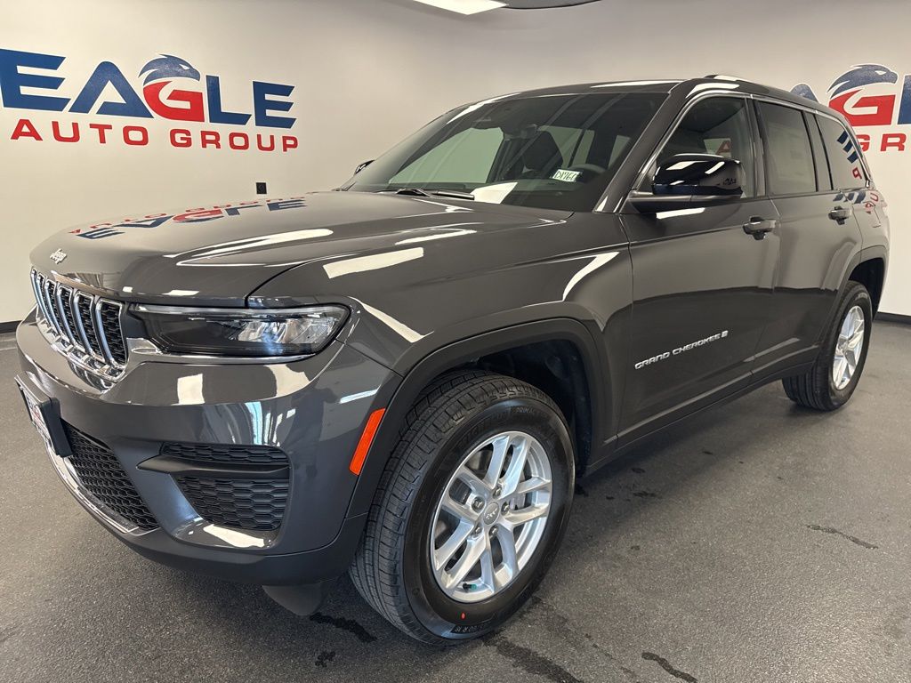 New 2026 Jeep Grand Cherokee Laredo Sport Utility