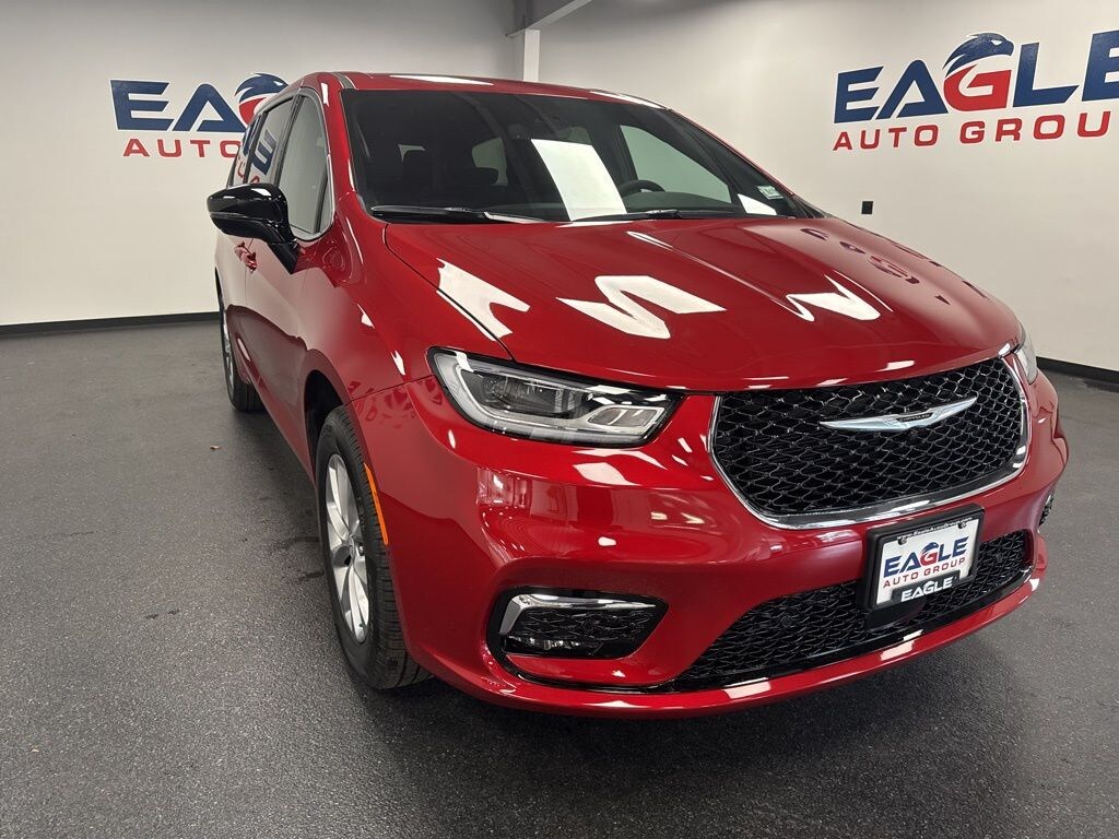 New 2026 Chrysler Pacifica Select Passenger Van