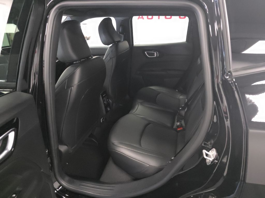 2026 Jeep Compass Latitude Altitude - Photo 26