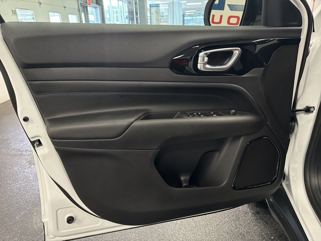 2026 Jeep Compass Latitude Altitude - Photo 15