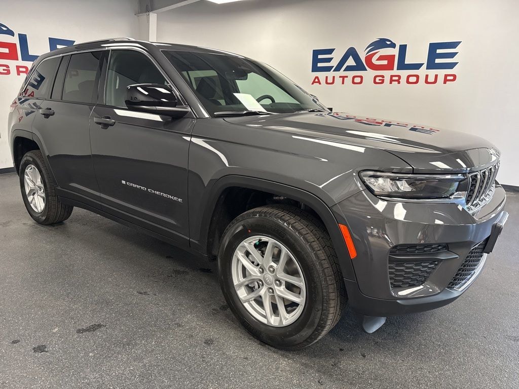 New 2026 Jeep Grand Cherokee Laredo Sport Utility