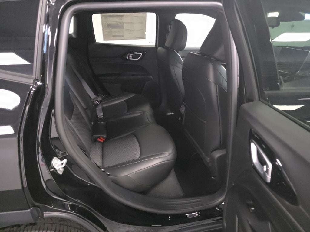 2026 Jeep Compass Latitude Altitude - Photo 28