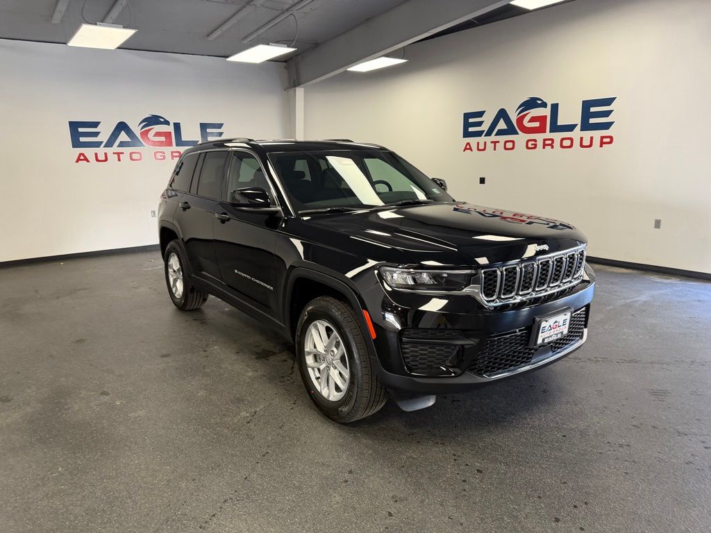 2026 Jeep Grand Cherokee Laredo