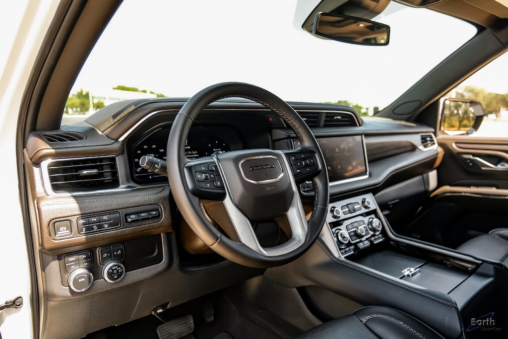 Used 2024 GMC Yukon XL Denali Dual-Pane Pano Moonroof Adaptive Cruise Con 4D Sport Utility