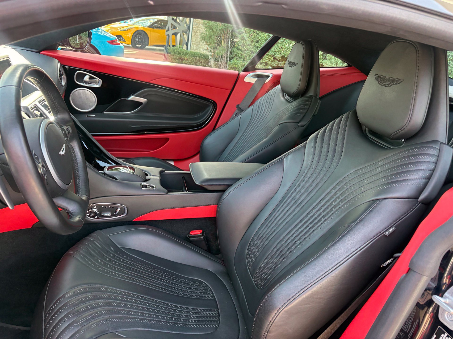 2021 Aston Martin DB11 Base - Photo 8