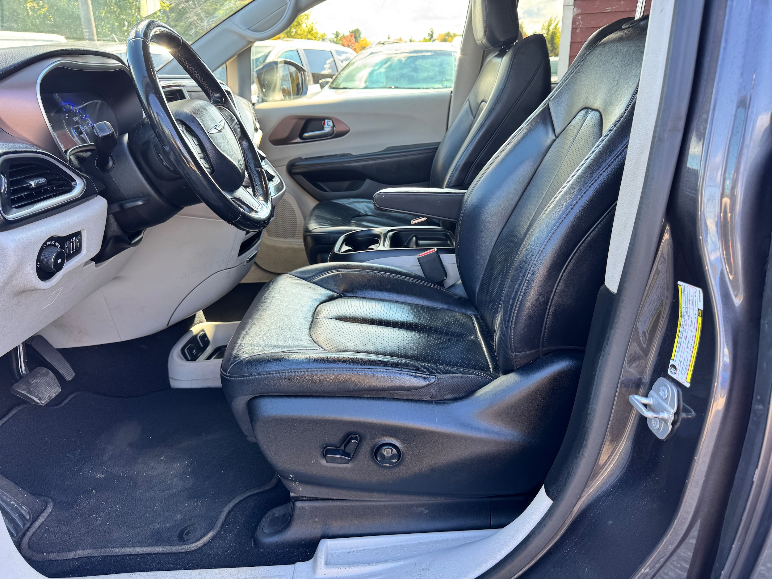 2019 Chrysler Pacifica Touring L - Photo 13