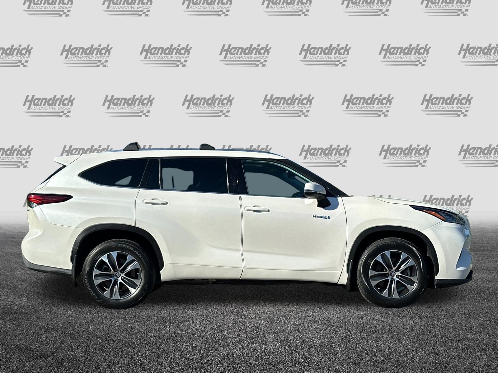Used 2020 Toyota Highlander Hybrid XLE SUV