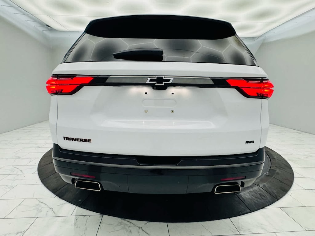 Used 2022 Chevrolet Traverse Premier AWD