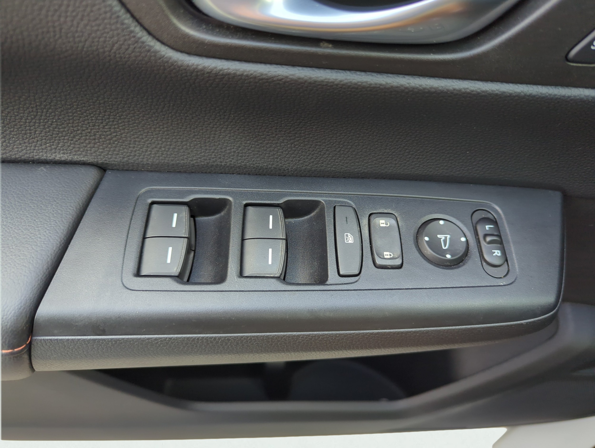 2025 Honda CR-V Sport-L - Photo 31