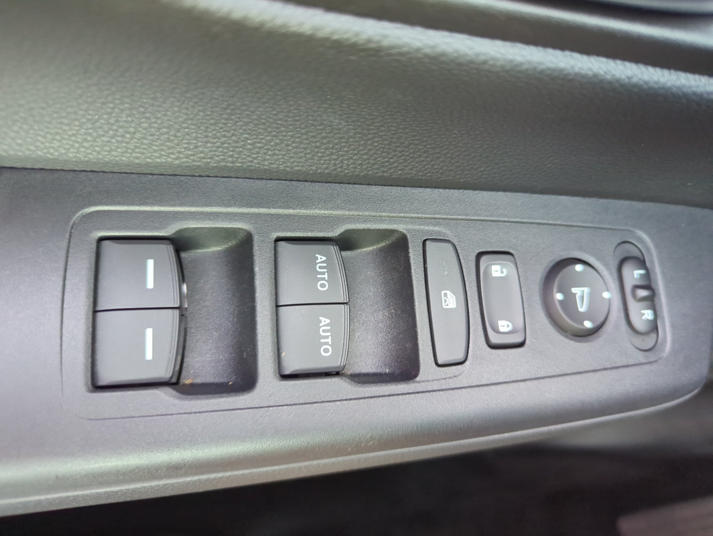 2025 Honda CR-V Sport - Photo 31